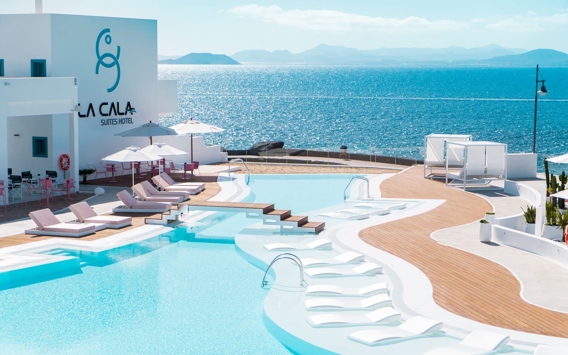 Het mooie uitzicht vanaf de kleinschalige La Cala Suites in Playa Blanca op Lanzarote