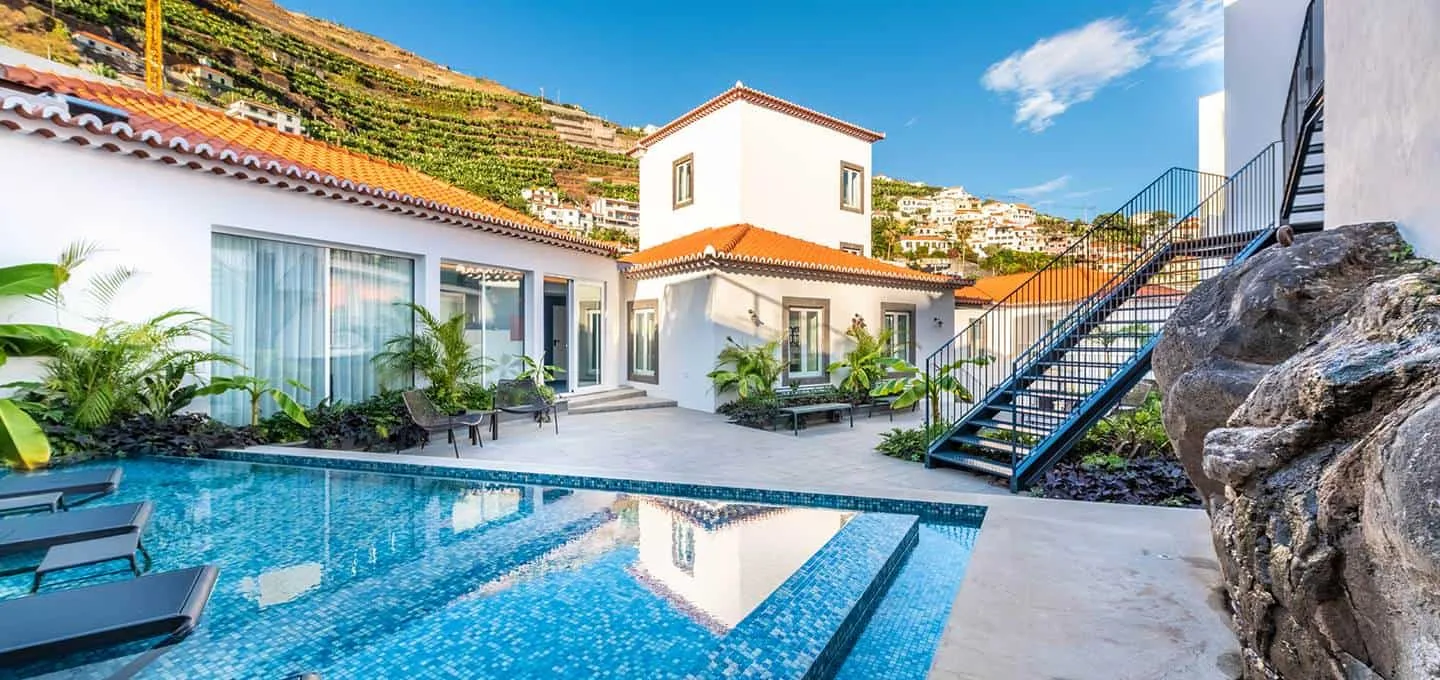 Zwembad van het Pestana Fisherman Village Boutique Hotel op Madeira / kleinschalige hotels