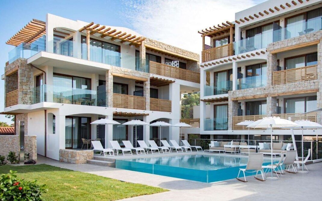 Het moderne boutique hotel Sandalia op Sardinië, alleen voor volwassenen te boeken met stijlvol zwembad