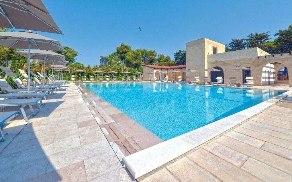 Bekijk meer foto's van Masseria Tenuta del Barco Wine Resort in Puglia Het zwembad van Tenuta del Barco Wine Resort in Puglia
