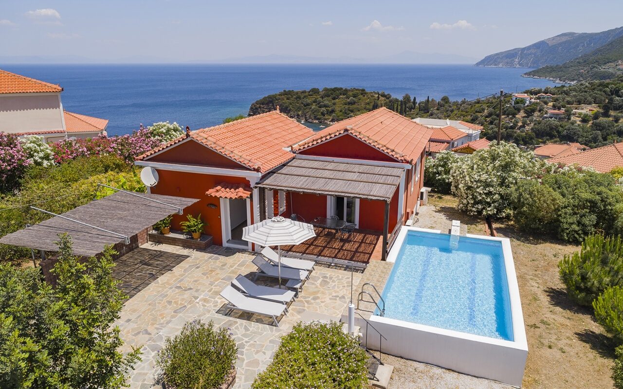 Veel privacy bij je eigen privévilla van Mouzakis Villas in Agia Paraskevi op het Griekse eiland Samos
