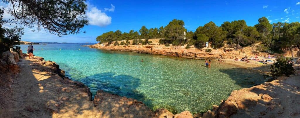 De mooiste baaien op Ibiza!