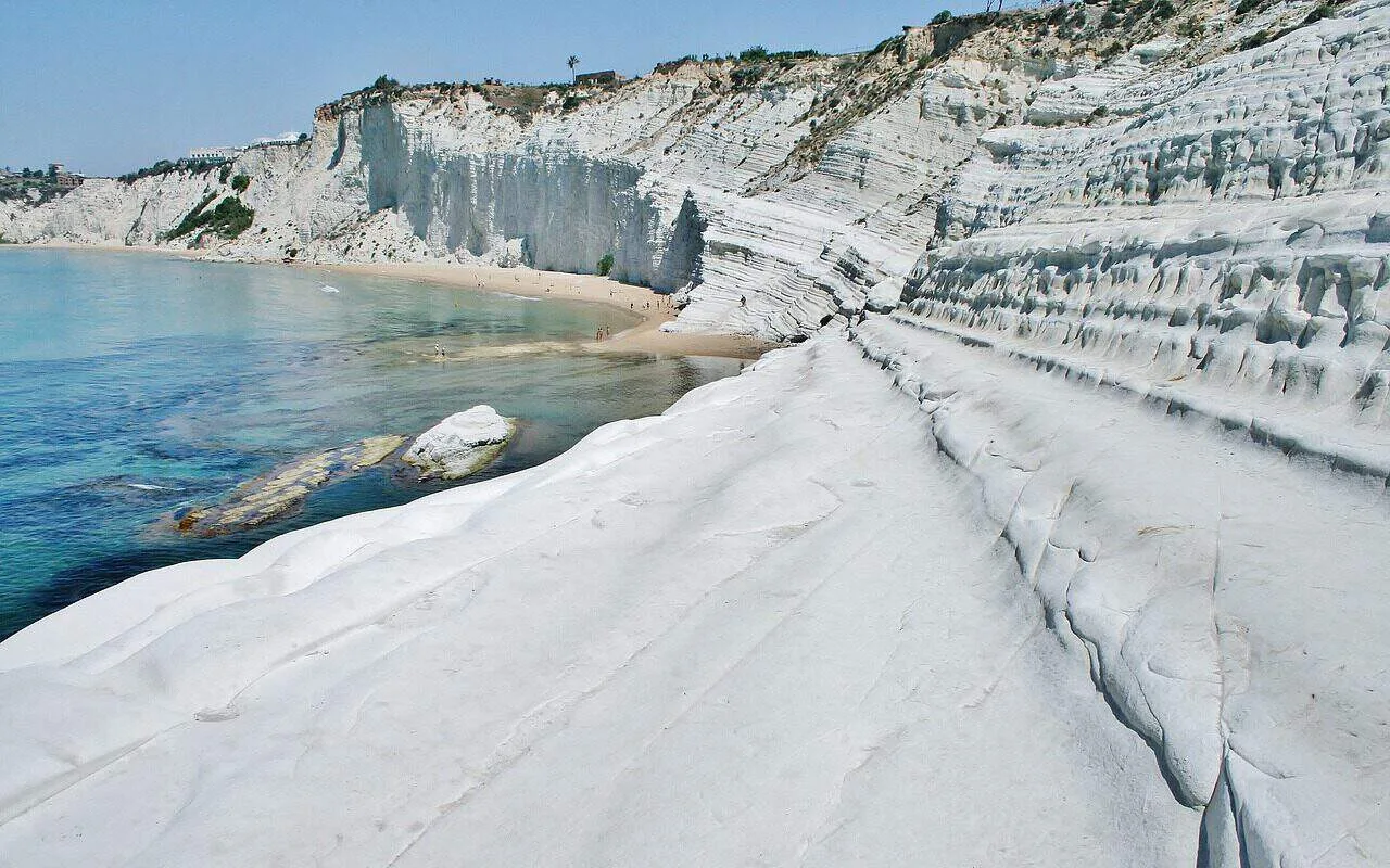 De krijtwitte rotsen bij één van de geheime plekjes op Sicilië: Scala dei Turchi