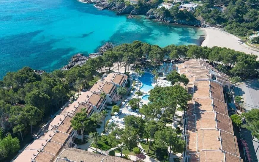 Bekijk meer foto's van het Iberostar Pinos Park op Mallorca! De prachtige locatie van het kleinschalige all inclusive hotel Iberostar Pinos Park op Mallorca