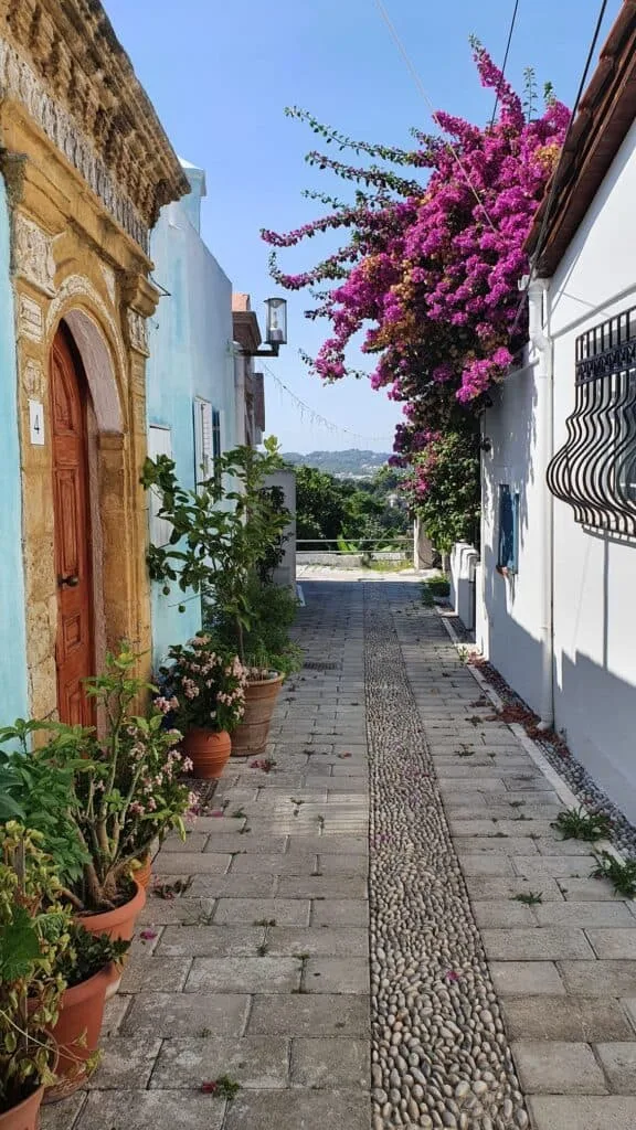 Straatje in Koskinou / kleinschalige hotels