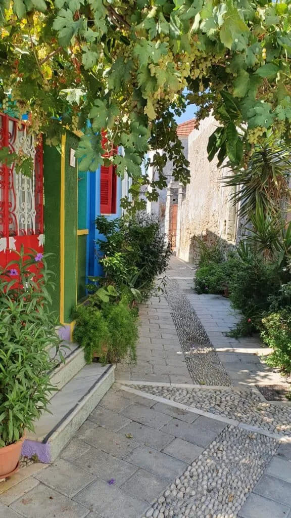 Straatje in Koskinou / kleinschalige hotels