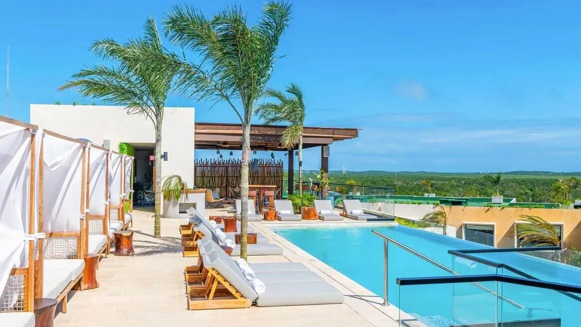 Geniet van het mooie uitzicht vanaf het kleinschalige hotel Aloft Tulum in Yucatan Mexico