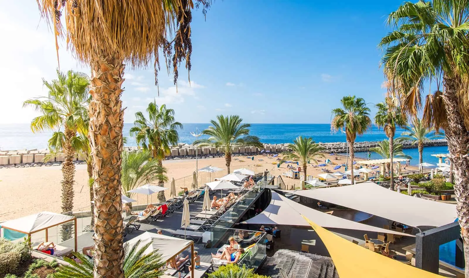 Strandhotel Calheta Beach op Madeira / kleinschalige hotels