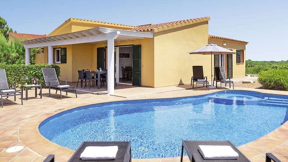 Voorbeeld van een kleinschalige villa op het eiland Menorca bij Villas Menorca Sur