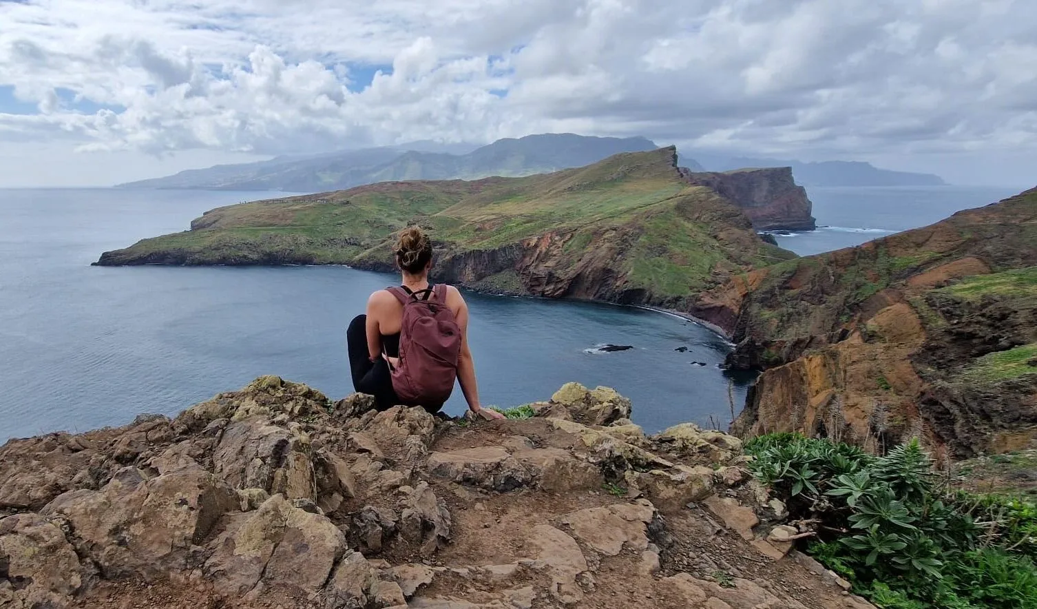 Genieten van het mooie uitzicht tijdens wandelen op Madeira / kleinschalige hotels