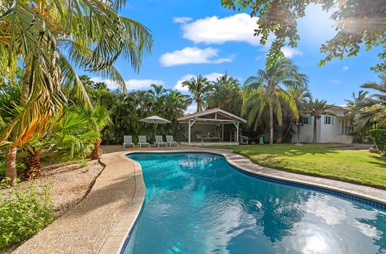 TUK Tropical Beach Resort Jan Thiel Curaçao / kleinschalige hotels